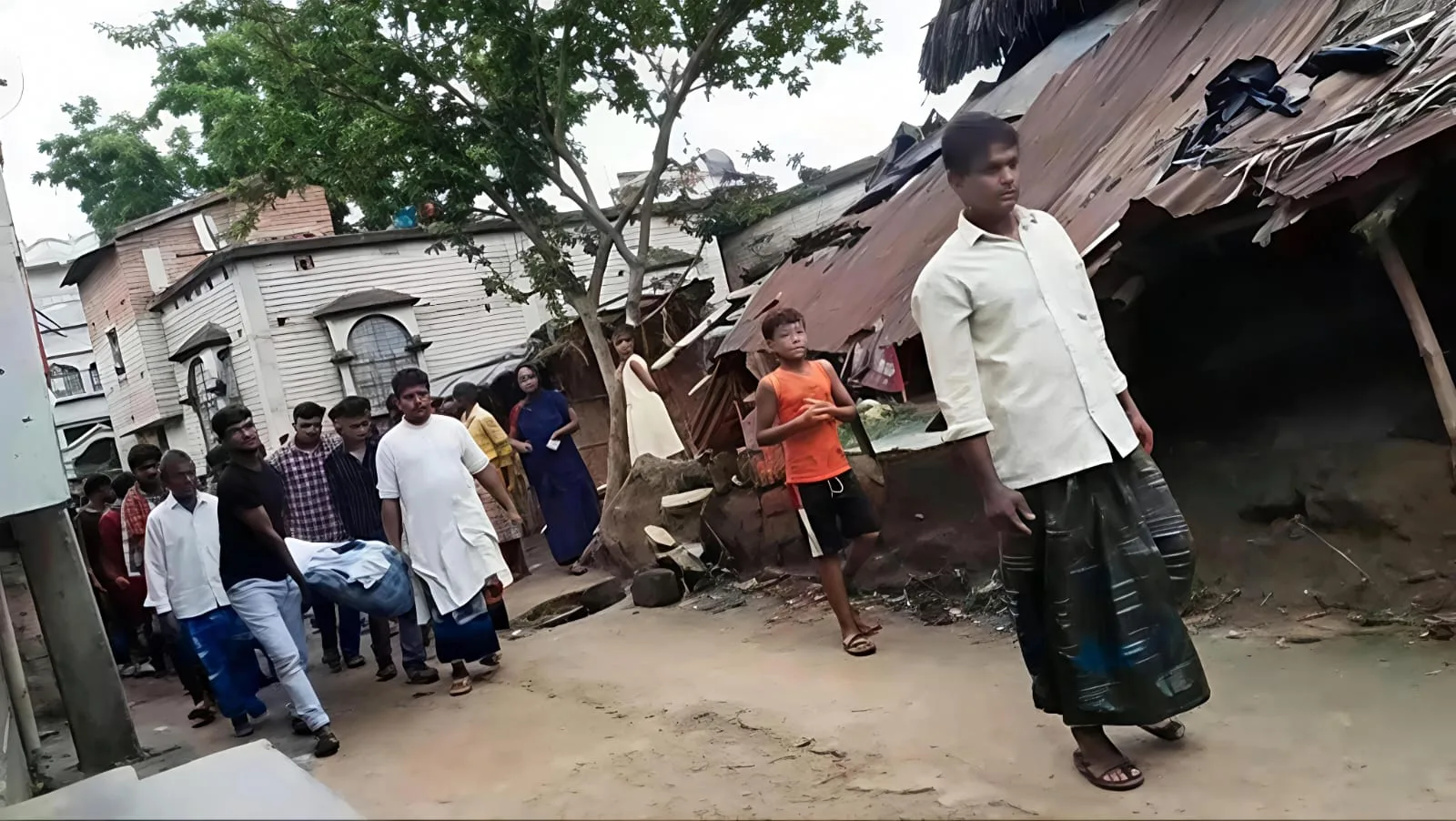 পাঁচ গ্রামের বেসরকারি স্কুলে মর্মান্তিক দুর্ঘটনা