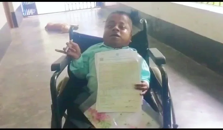 প্রতিবন্ধকতা কে হার মানিয়ে মগরাহাটের বাপি বিয়ে পাস করল