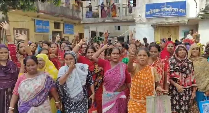 মগরাহাটে অন্নপূর্ণা যোজনার টাকা না পাওয়াই বিক্ষোভ