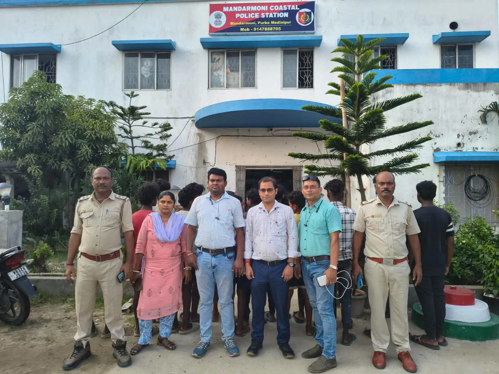 শংকরপুর মৎস্যবন্দরে যৌথ অভিযান উদ্ধার ২৫ ঝন শ্রমিক